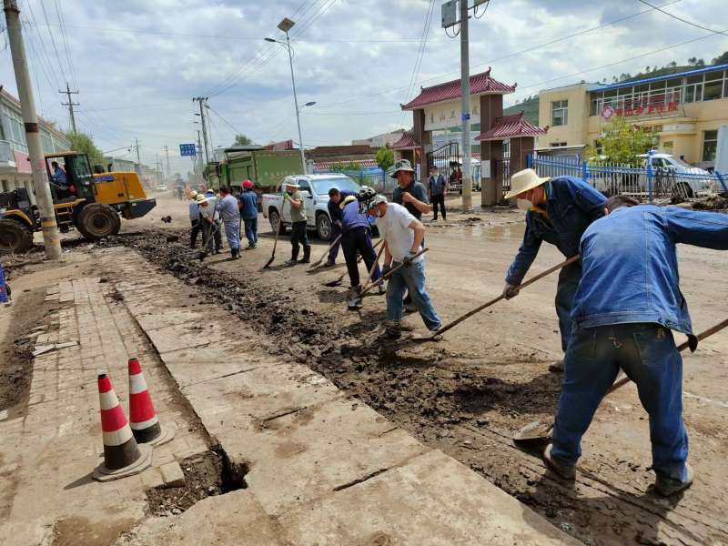 情系家鄉(xiāng)為人民 抗洪救災(zāi)勇?lián)?dāng)&mdash;&mdash;物產(chǎn)工投公司黨員干部、團(tuán)員青年奔赴災(zāi)區(qū)第一線搶險救災(zāi)