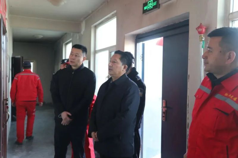 格爾木市領(lǐng)導蒞臨民爆公司督導檢查節(jié)前安全生產(chǎn)工作