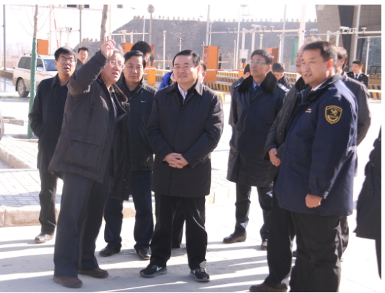 省委副書記、省長郝鵬視察青海曹家堡保稅物流中心