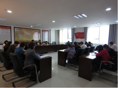 領(lǐng)會精神實質(zhì)，迅速掀起學(xué)習(xí)宣傳貫徹團的十八大精神熱潮